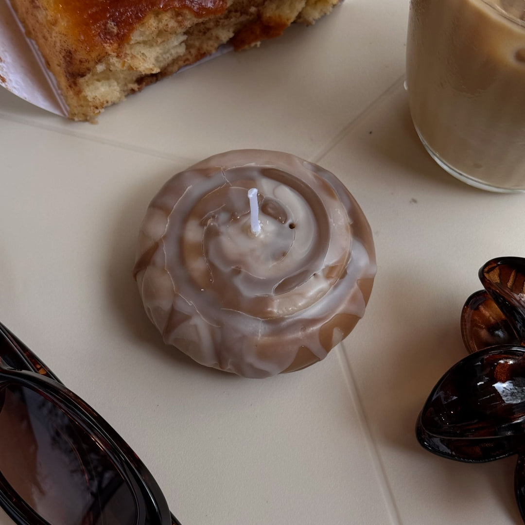 Cinnamon Roll Kerze von dys